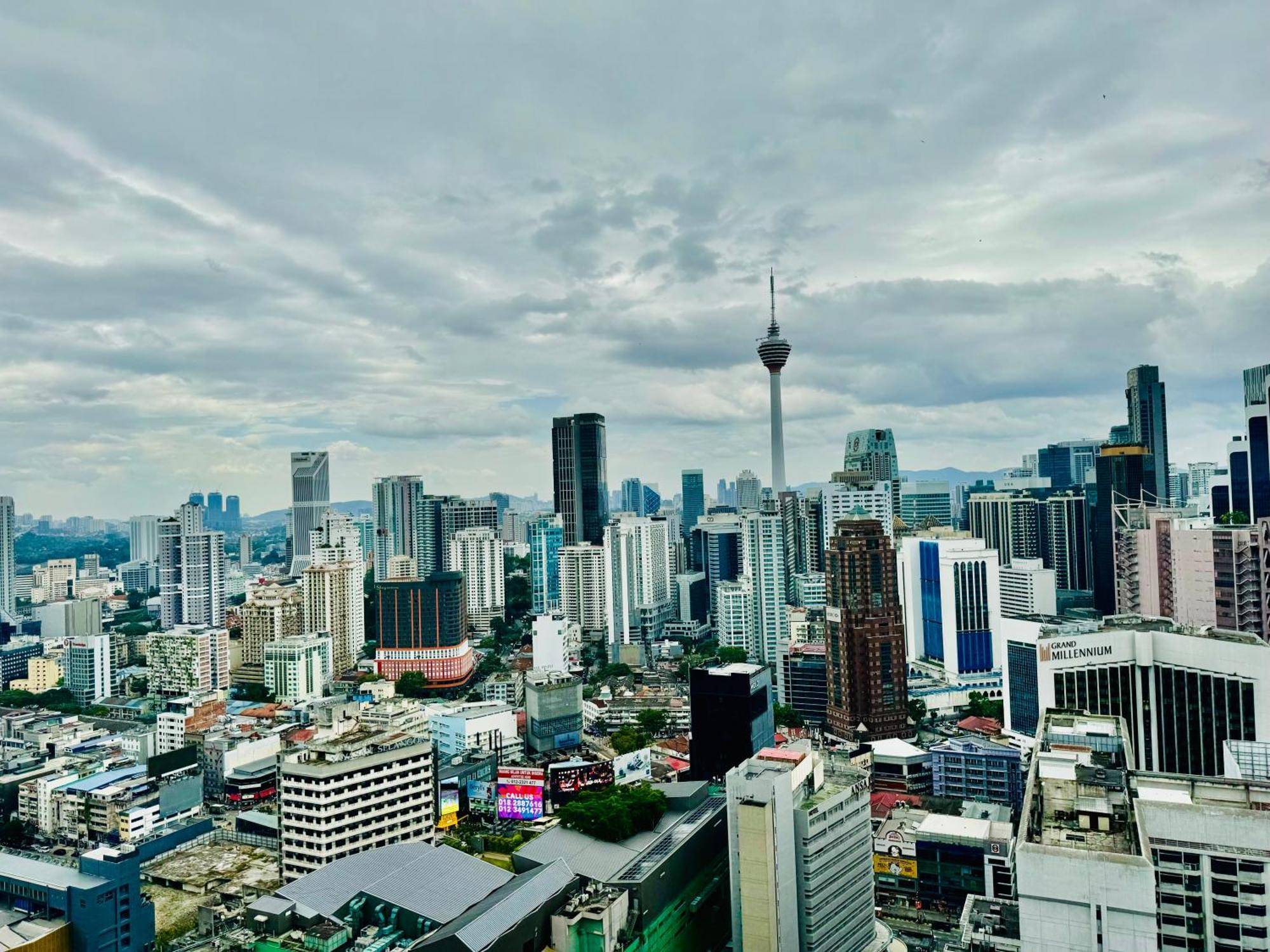 Klcc Suites At Axon By Skypool Куала Лумпур Екстериор снимка