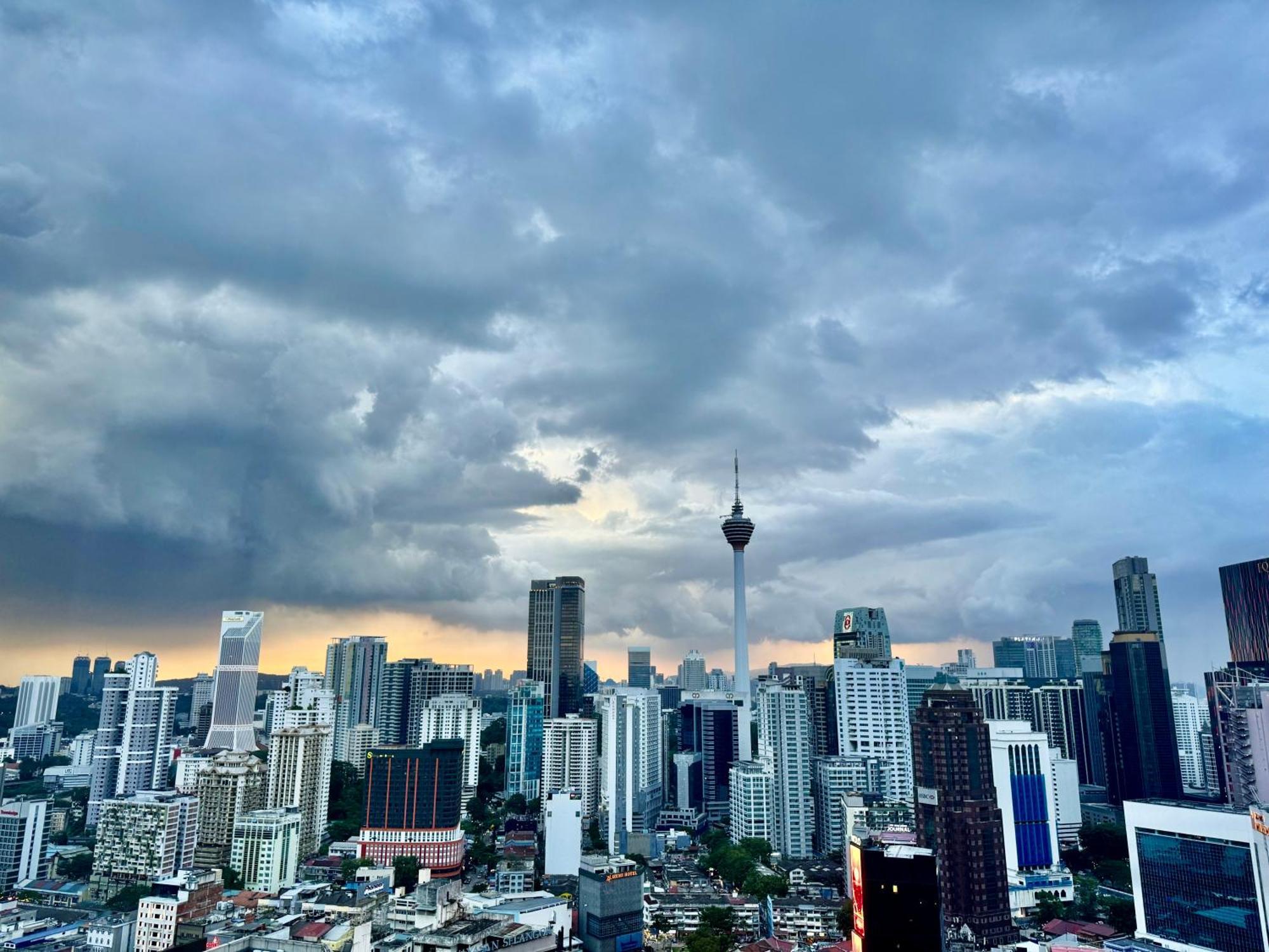 Klcc Suites At Axon By Skypool Куала Лумпур Екстериор снимка