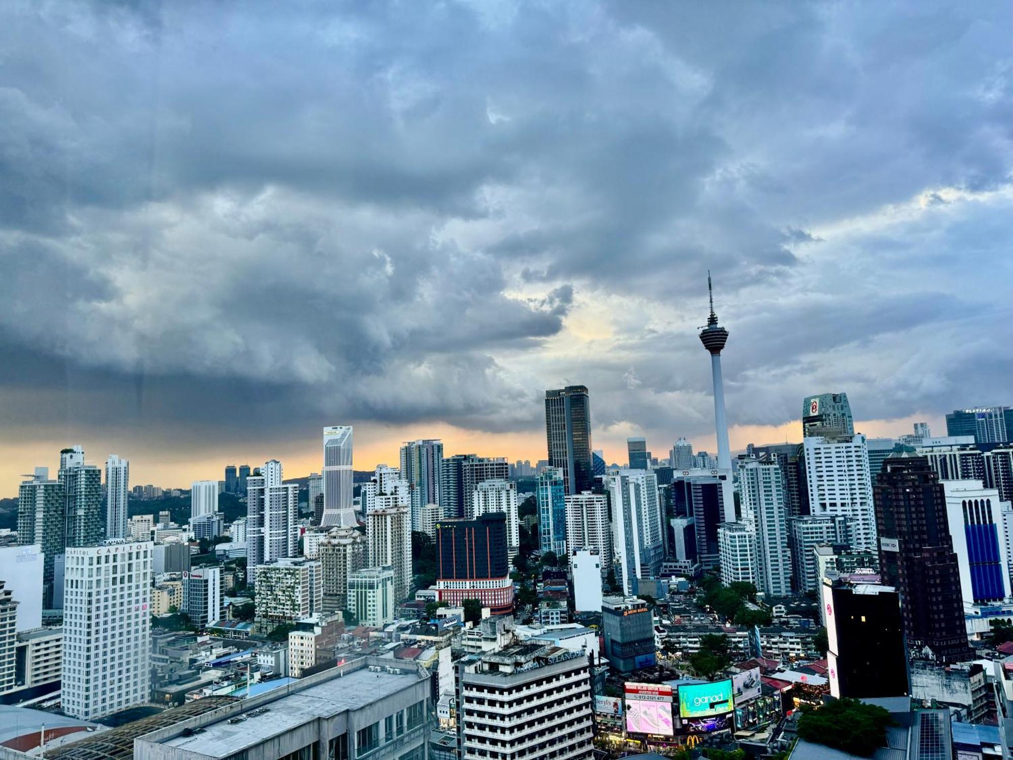 Klcc Suites At Axon By Skypool Куала Лумпур Екстериор снимка