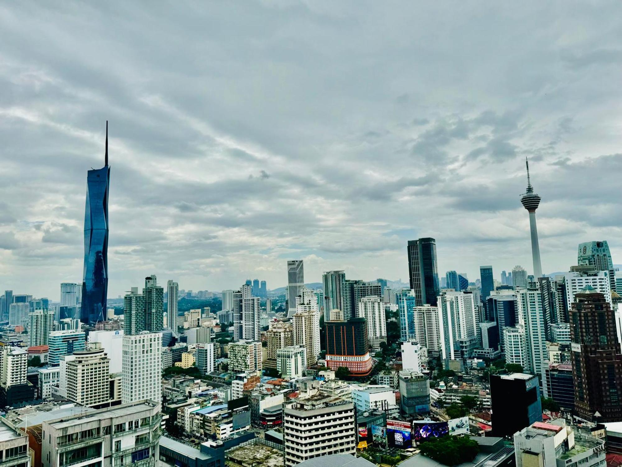 Klcc Suites At Axon By Skypool Куала Лумпур Екстериор снимка