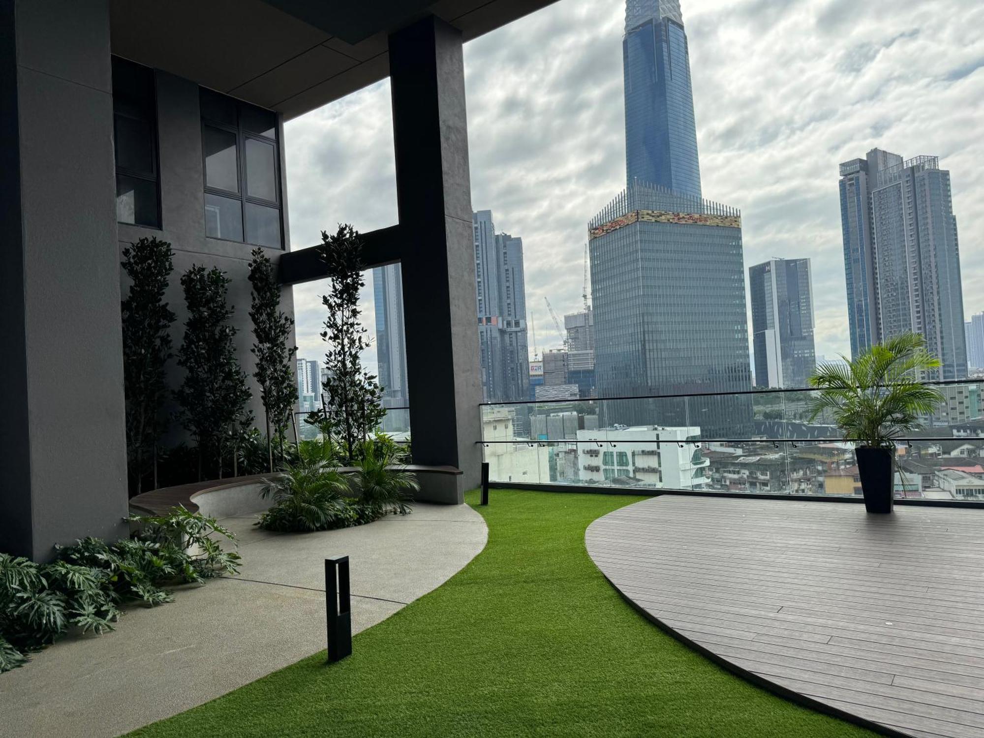 Klcc Suites At Axon By Skypool Куала Лумпур Екстериор снимка