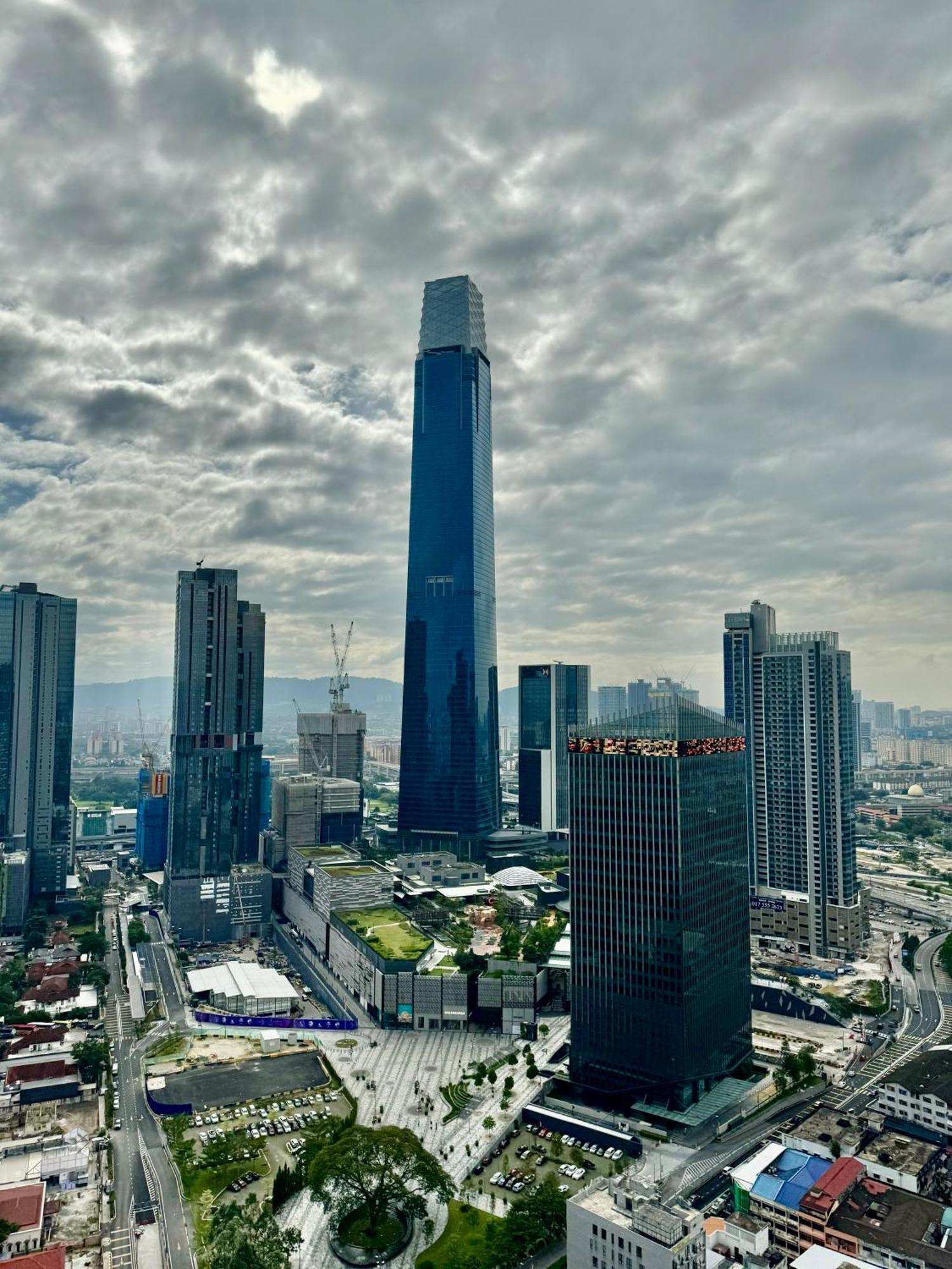 Klcc Suites At Axon By Skypool Куала Лумпур Екстериор снимка